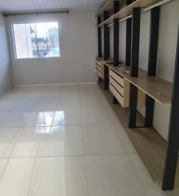 Estrutura de closet montada pela Reinar